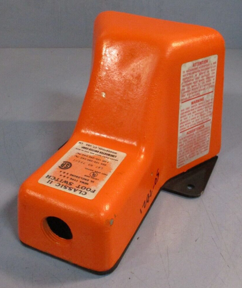 LineMaster Classic II Foot Switch w/ Guard,. 20A, 125-250VAC, 1HP, 78SH1