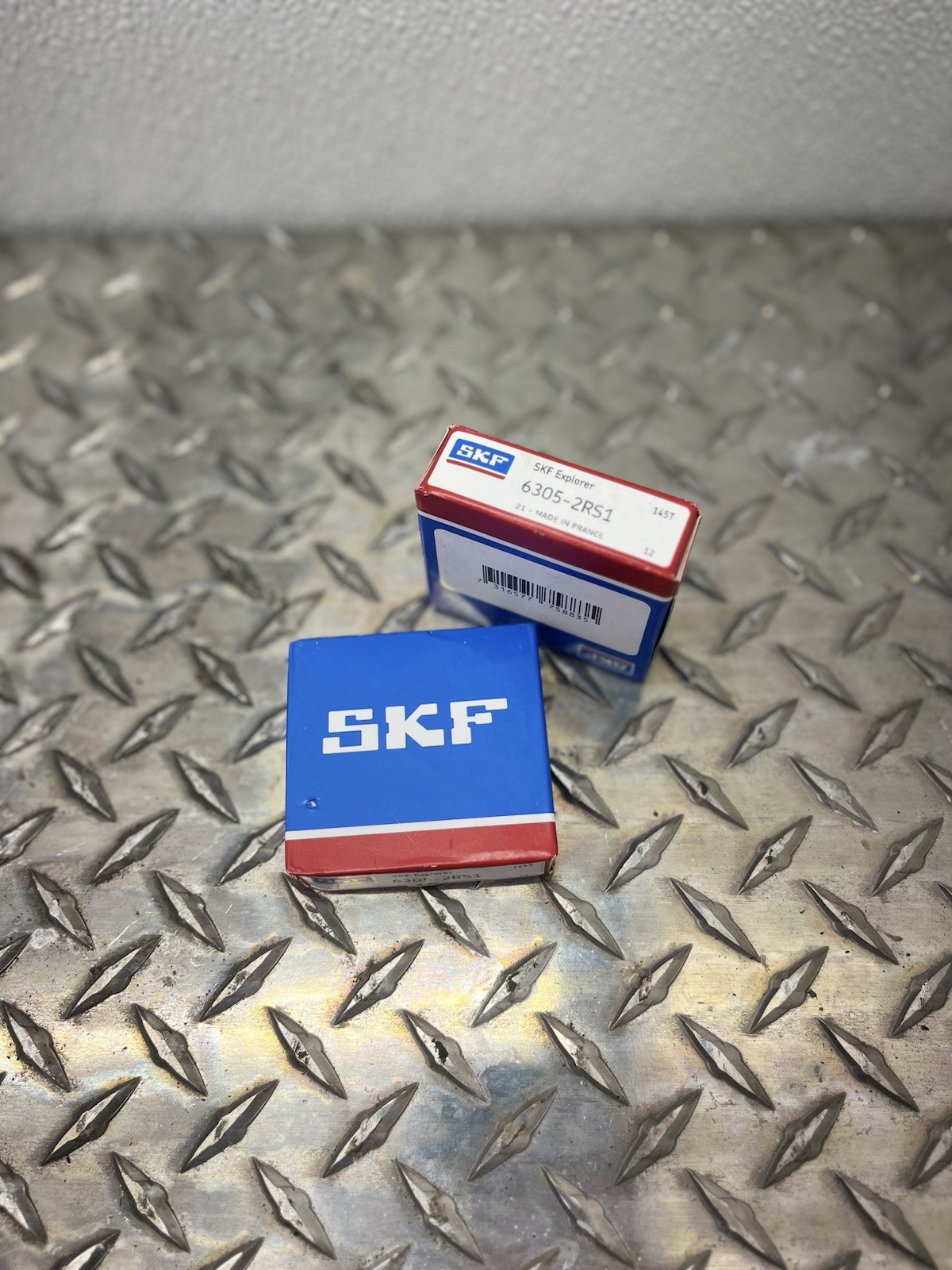 SKF 6305-2RS1/C3 Radial/Deep Groove Ball Bearing – Straight Bore, 25 mm ID, 62 m