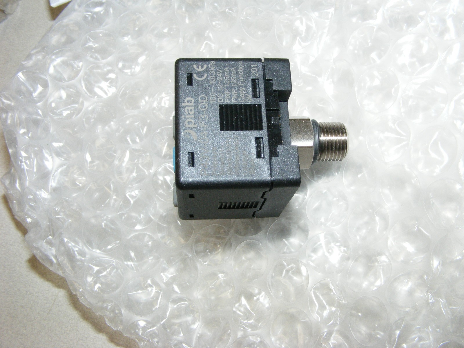 Piab 0212040 Vacuum Switch 3 Color Digital Display M8 (zz4)