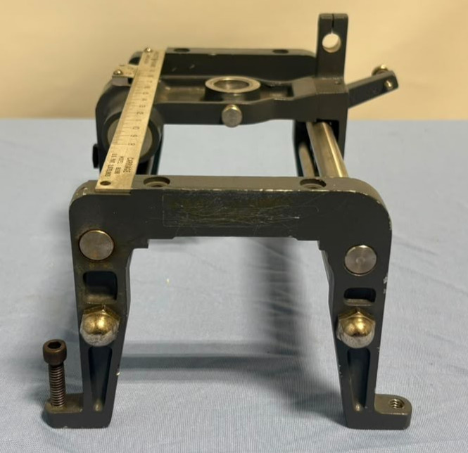 HP Hewlett Packard Slotted Section Part w/ Carriage Probe Model 809B
