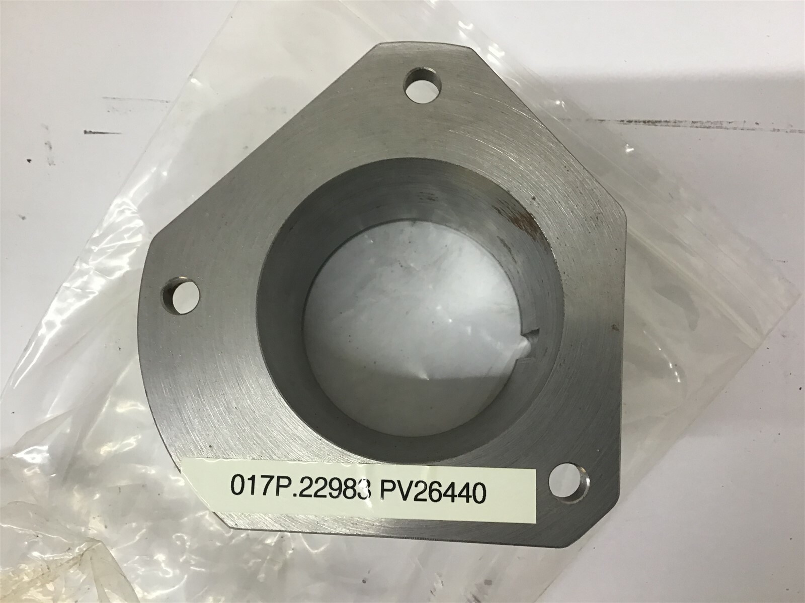 Flanged Housing End 71 3/4 mm ID 91 mm OD 7 1/2 mm Key 8 mm Bolt Hole ID