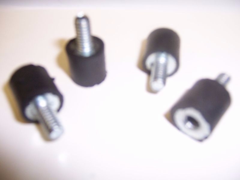 4 Male Female Rubber Isolator Mounts 1/4-20 5/8″ x 5/8″