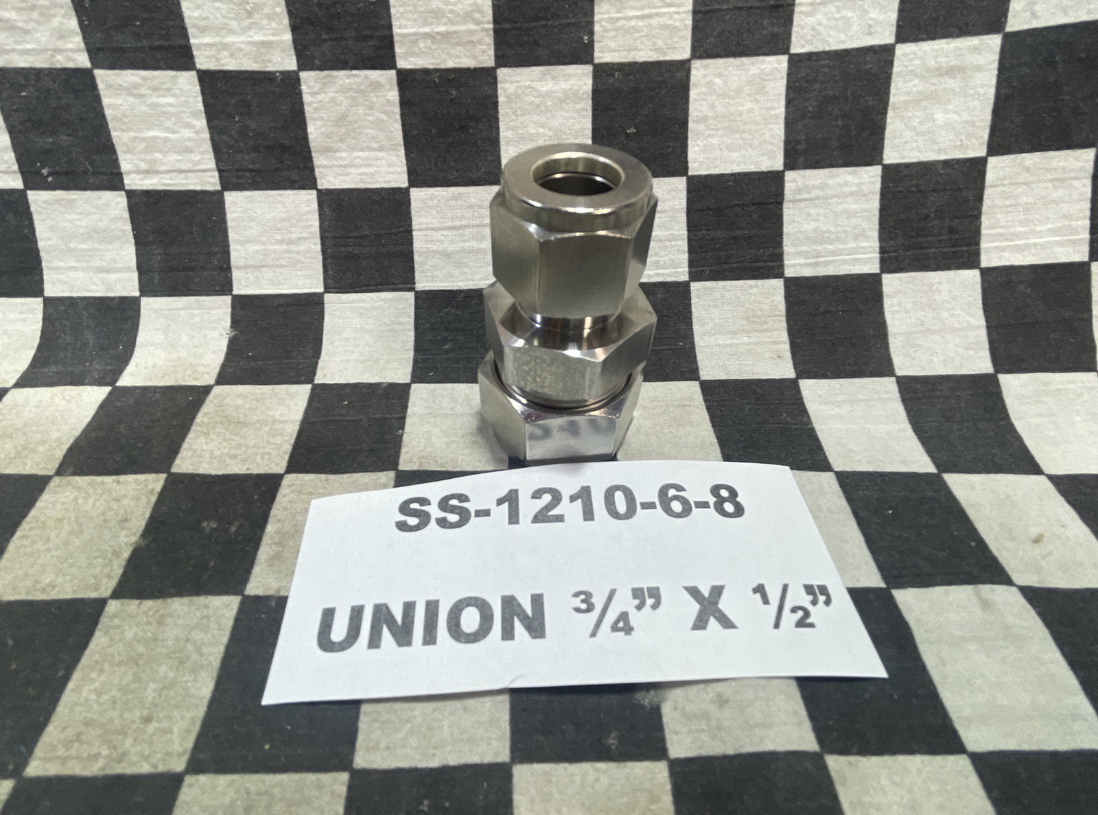 SWAGELOK SS-1210-6-8, SS-810-6-6, SS-810-6-6, SS-600-4, LOT OF 6#125W6