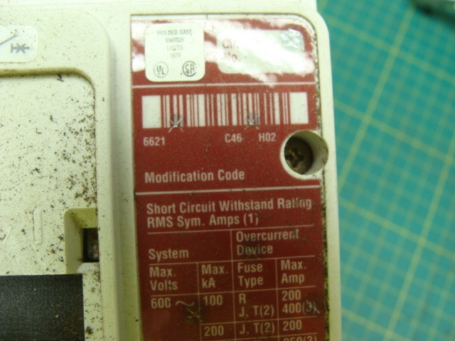CUTLER HAMMER JD3250K MOLDED CASE CIRCUIT BREAKER 250 AMP 600VAC W/MANUAL SWITCH