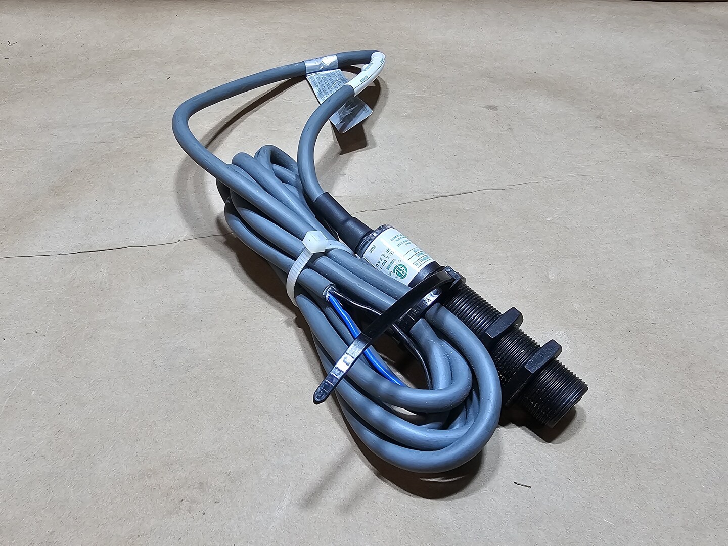 NEW 4B Components LTD M1001V10F Stopswitch – Electrical