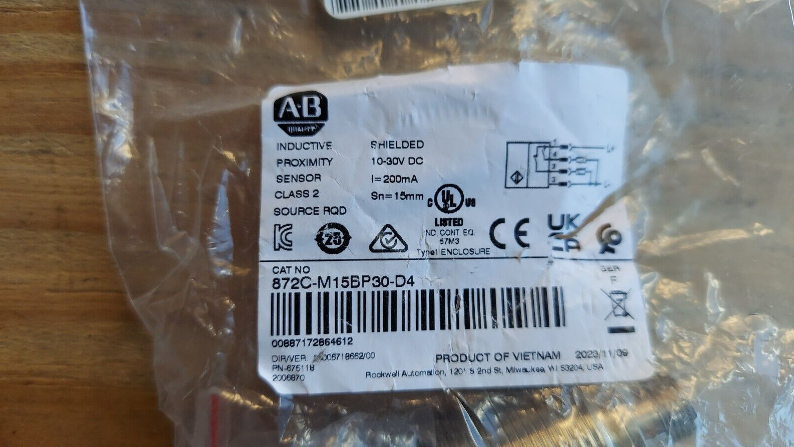 New Allen Bradley 872C-M15BP30-D4 Inductive Proximity Sensor