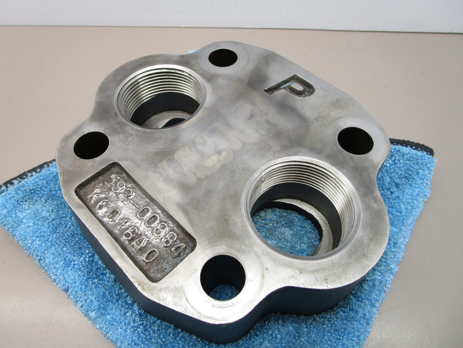 Permco P51 Hydraulic Pump Roller Bearing Back Cover End Plate 592-00884 KG016A0