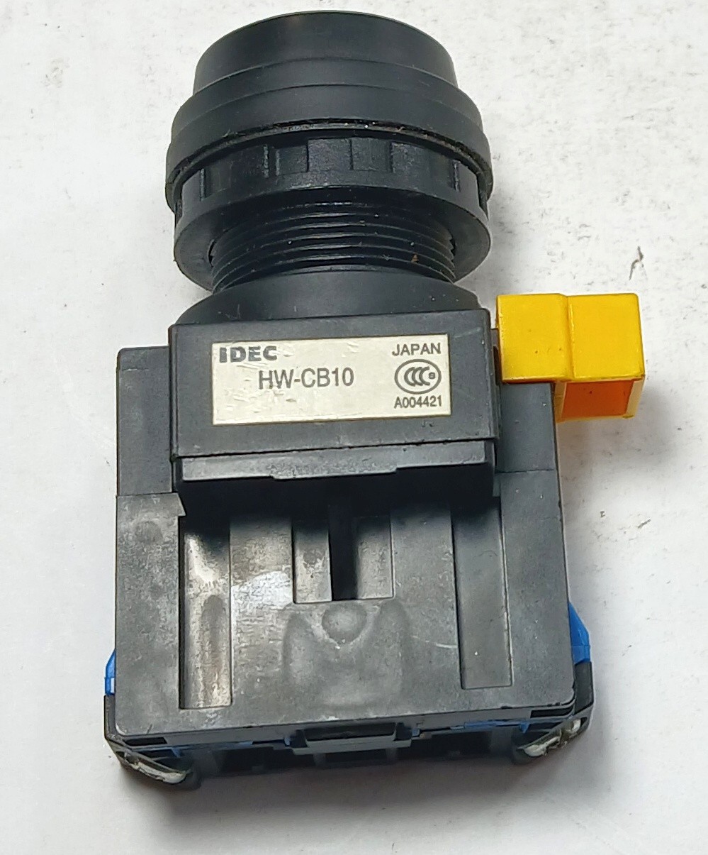 1 USED IDEC HW-CB10/ HW-G10 CONTACT BLOCKS W/ KEY SWITCH (NO KEY) **MAKE OFFER**