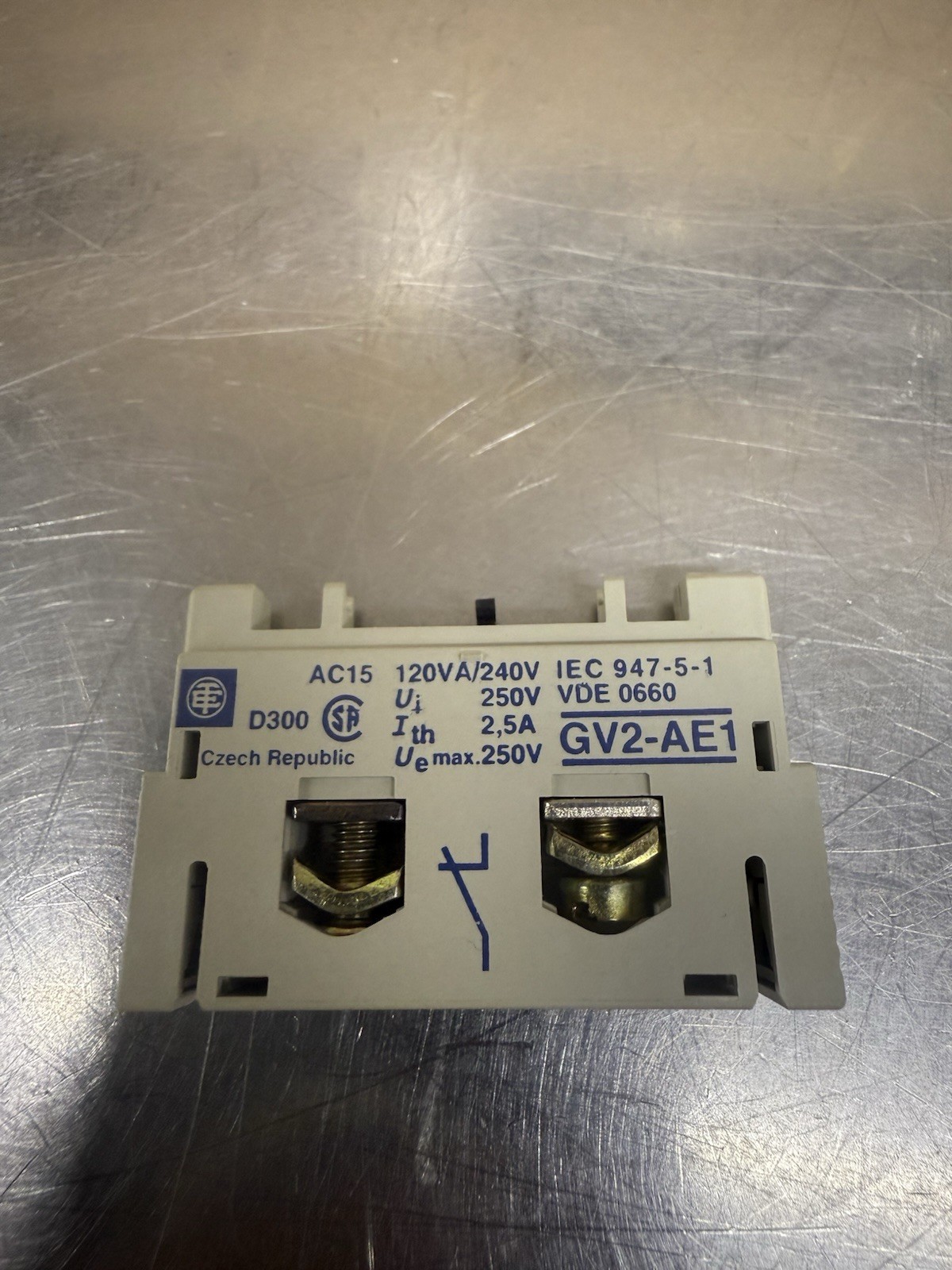 Telemecanique Schneider GV2-AE1 Auxiliary Contact Block New