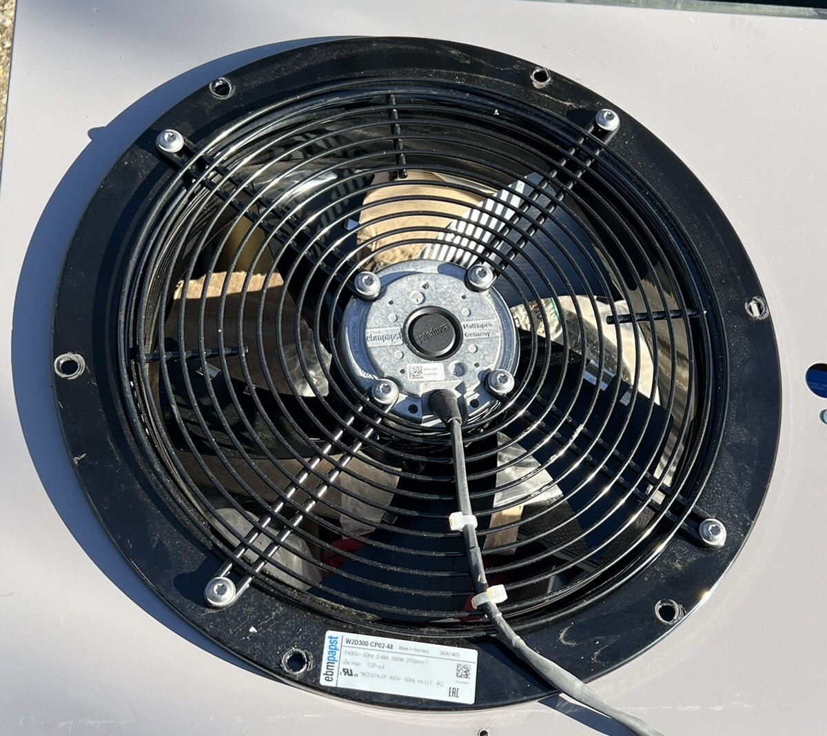 ebm-papst W2D300-CP02-48 Cooling Fan W Grate Y400v 60hz .48a 300w 2750min Top Ou