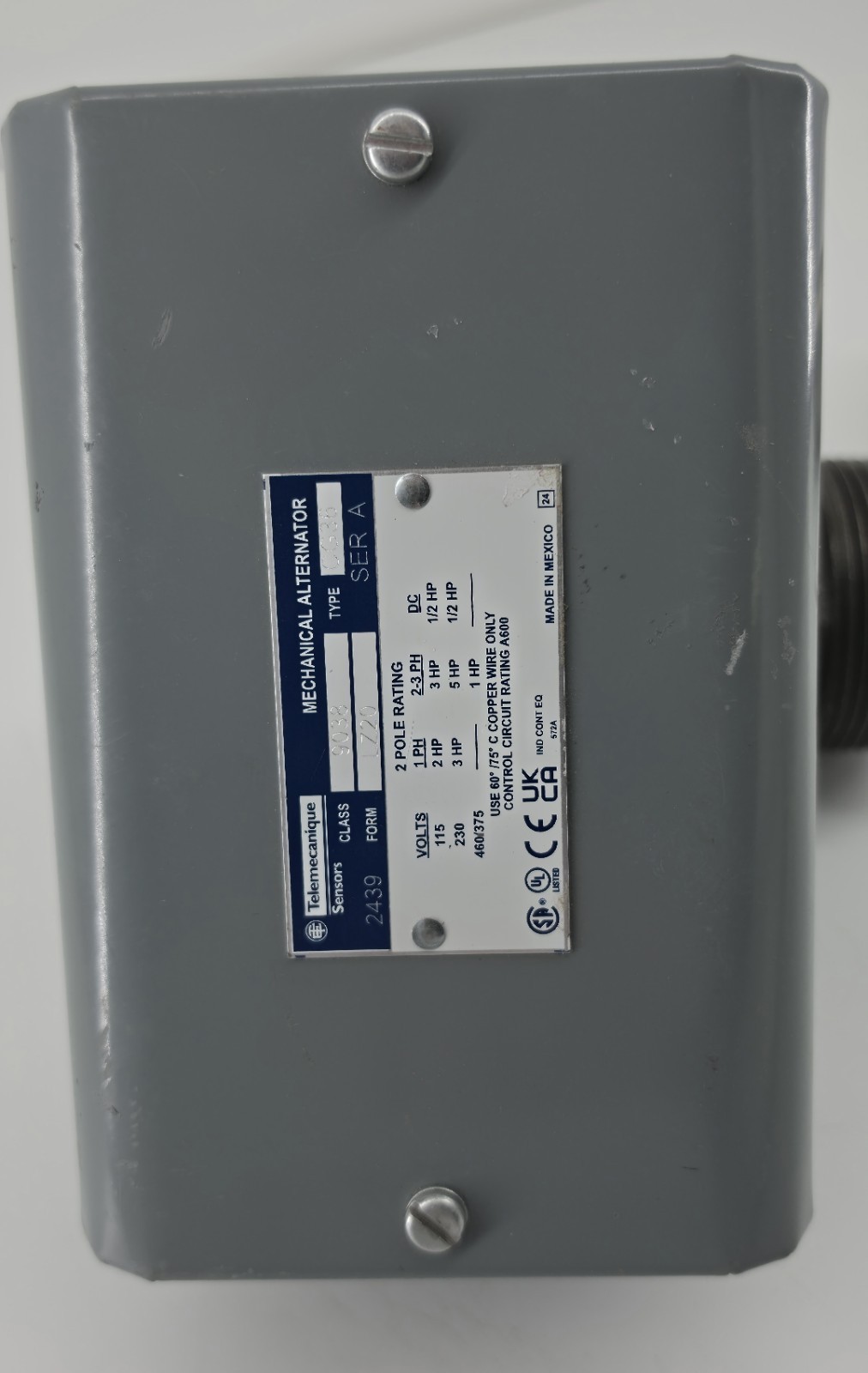 Schneider Electric 9038CG36 Mechanical Alternator Close on Rise