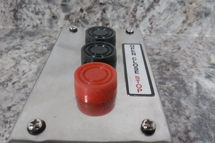 American Garage Doors 3B4X-SS 125/250VAC 3 Button Control Station
