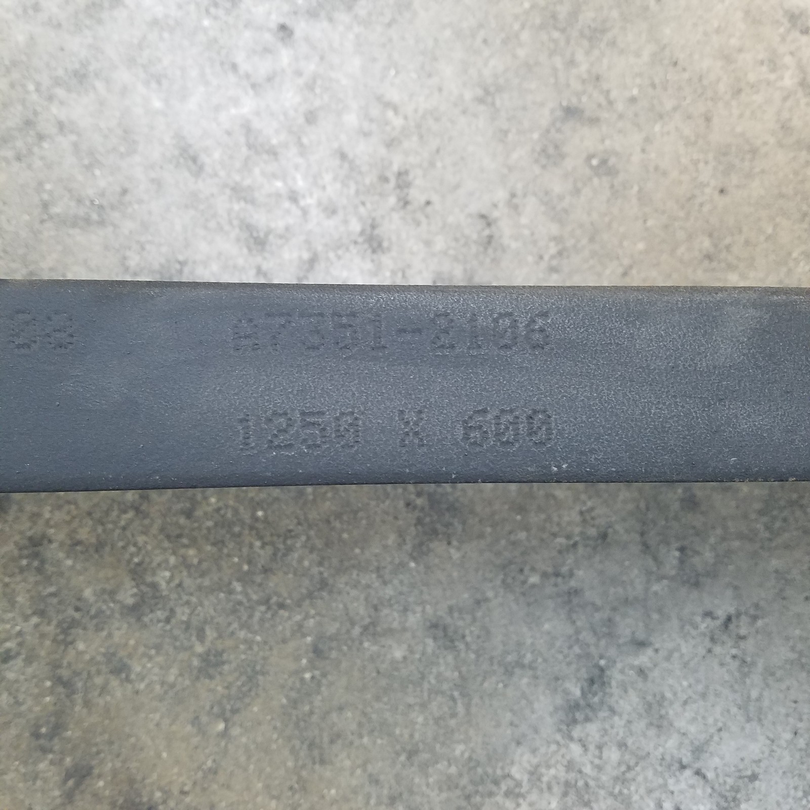 Kenhar 1250×600, K547, 48″ L x 4″ W x 1.5″ Thick, Pair of Forklift Forks – USED