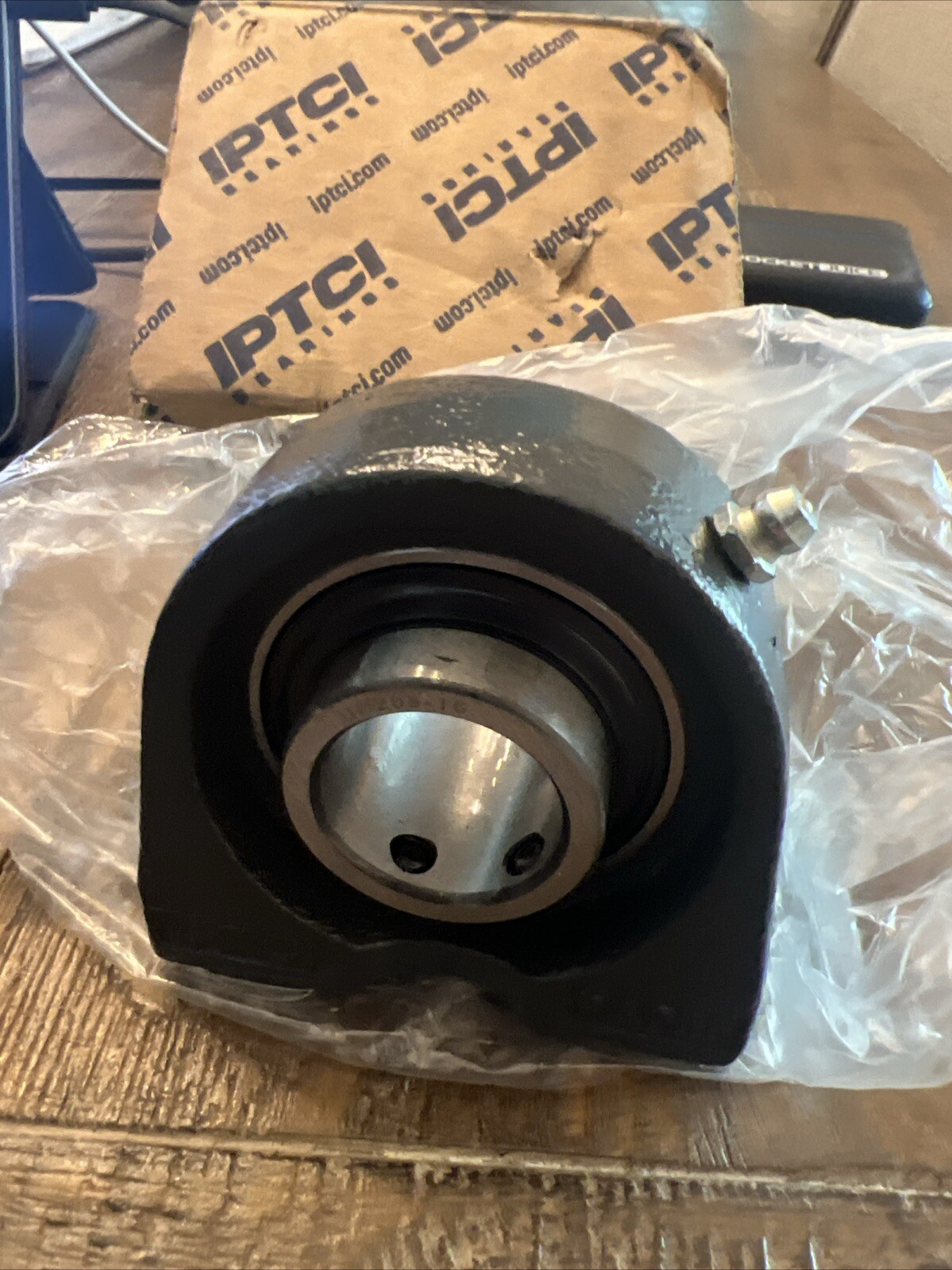 MNEW IPTCI PA205 PILLOW BLOCK BEARING NIB FAST SHIPPING