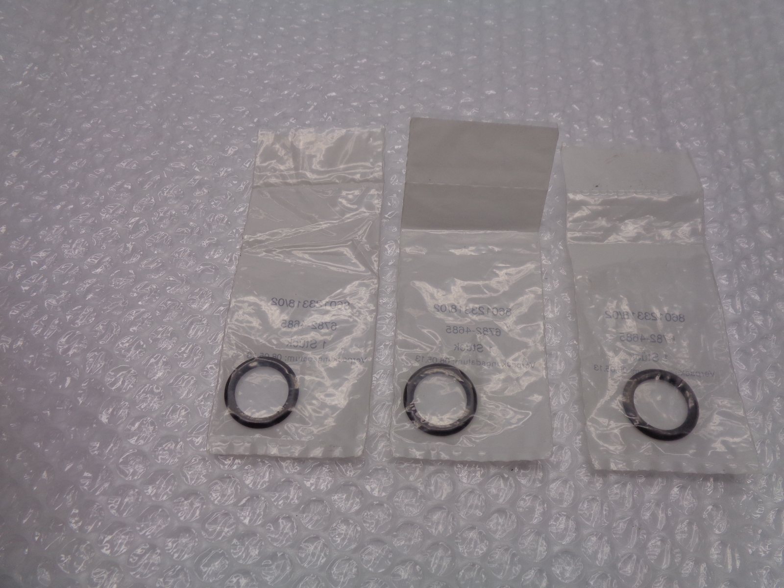 INDUSTRIAL SPARE 860123318/02 O-RING LOT OF 3 NSNP