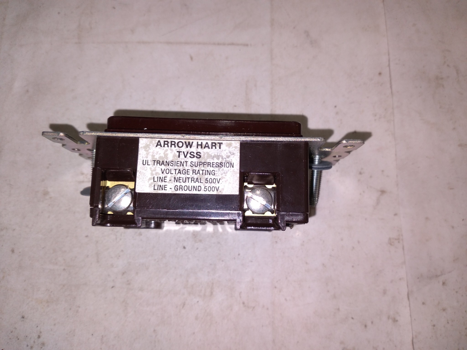 COOPER ARROW HART TVSS 5362S 20A 125V 2P 3W GDG BROWN WIRING DEVICES ‘5 IN BOX’