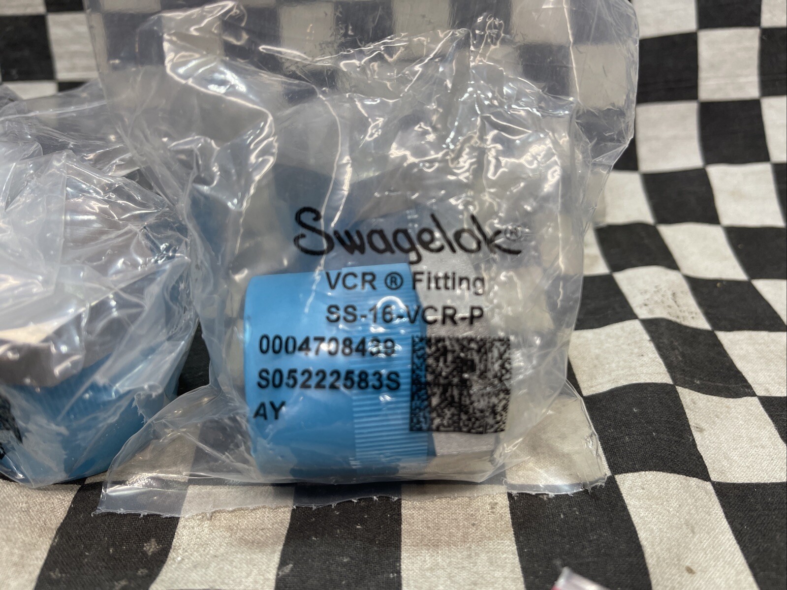 SWAGELOK SS-16-VCR-P, SS16VCRP, Plug 1″ VCR, LOT OF 4, SHIPSAMEDAY#1176Q17
