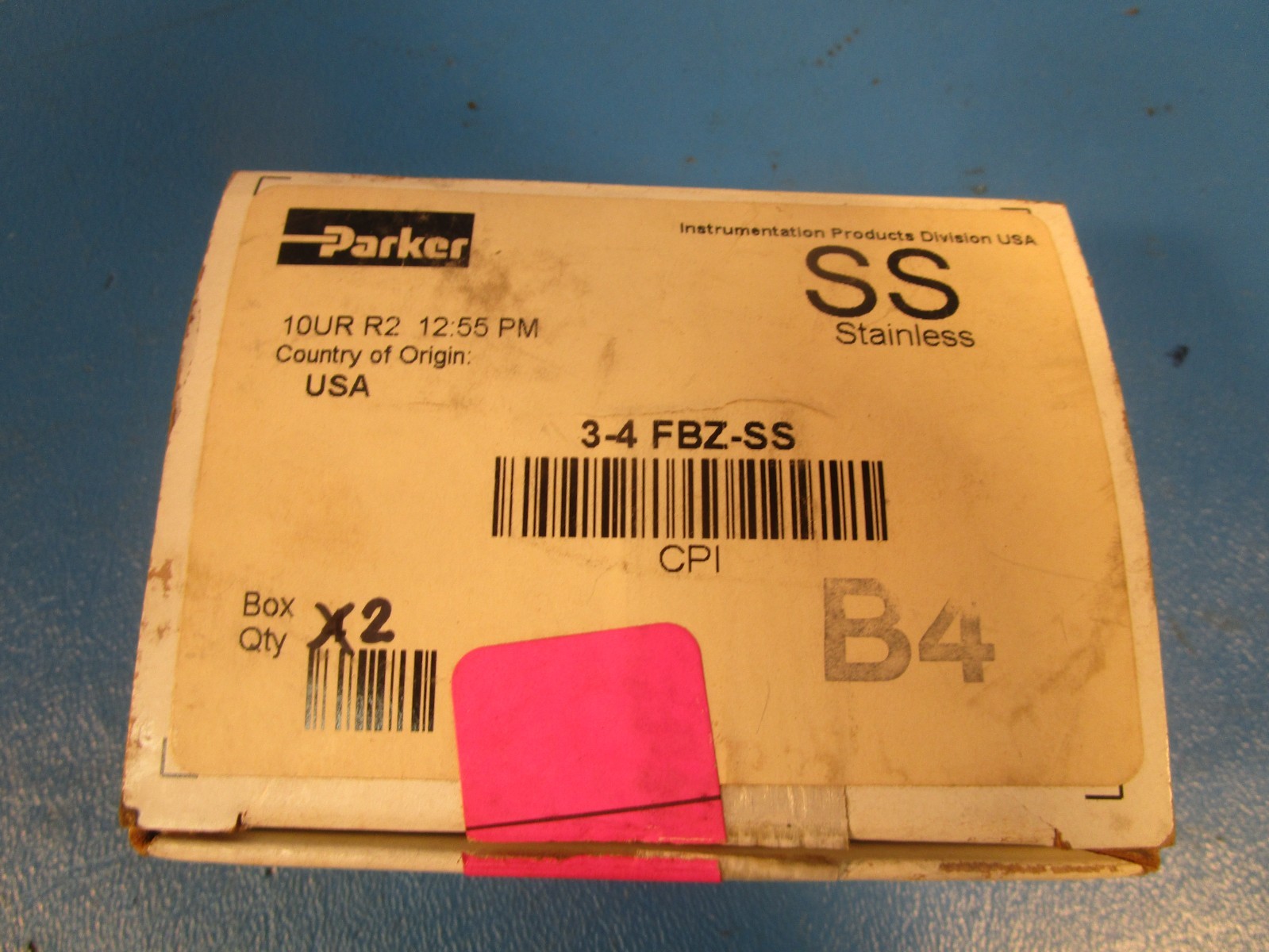 LOT OF 2 Parker 3-4 FBZ-SS, COMPRESSION TUBE CONNECTOR: 1/4″ THREAD, COMPRESSION