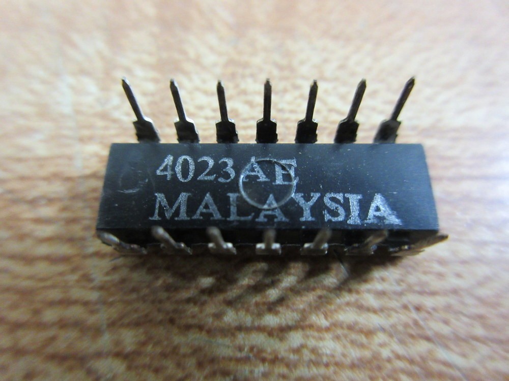 Texas Instruments CD4023AE/TP4023AN Integrated Circuit (Pack of 3)