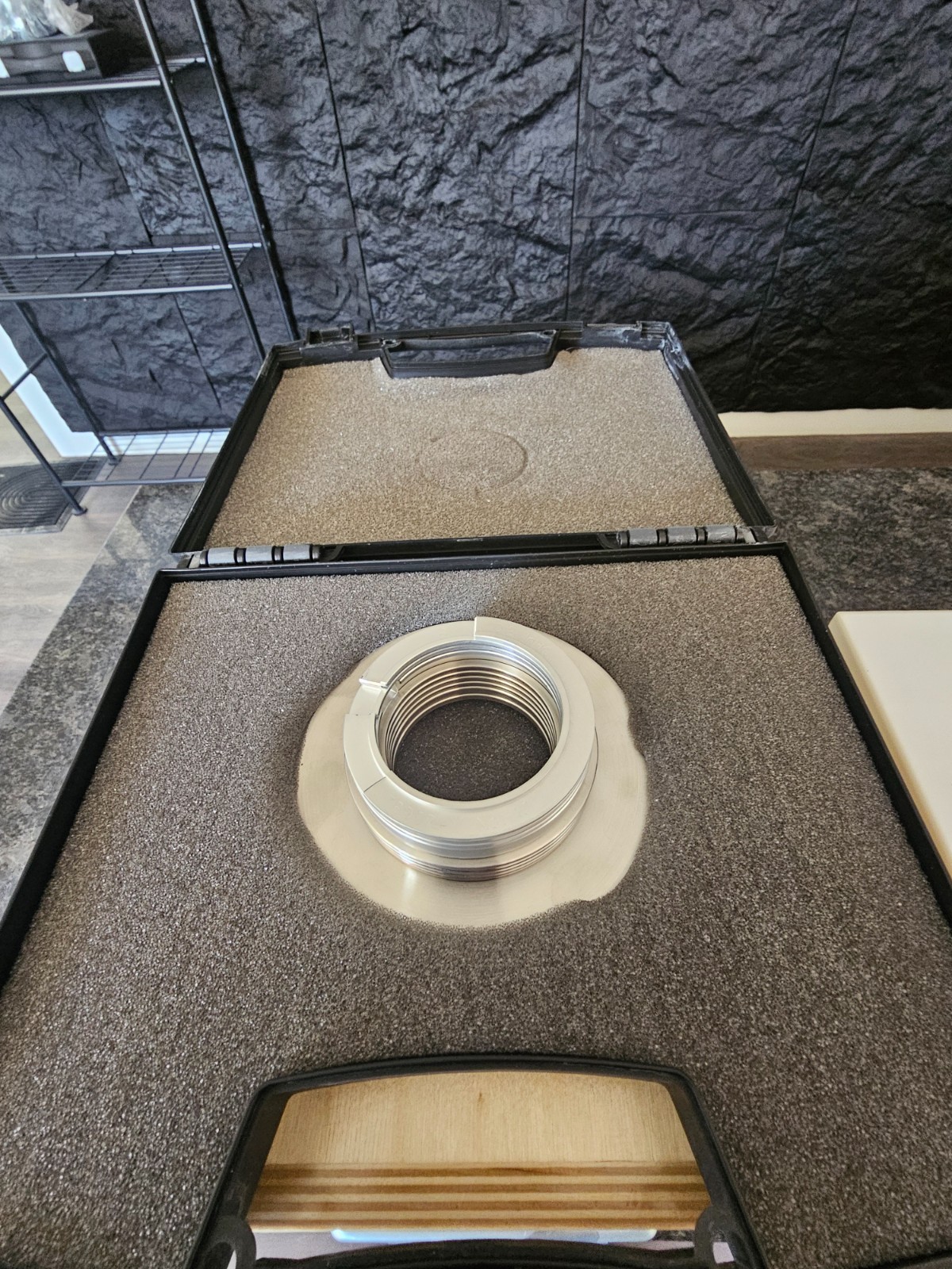 Fluke Dead weight Tester P3025-PSI-P 3 to 500 psi/ With Weights Vaccum/Pressure.