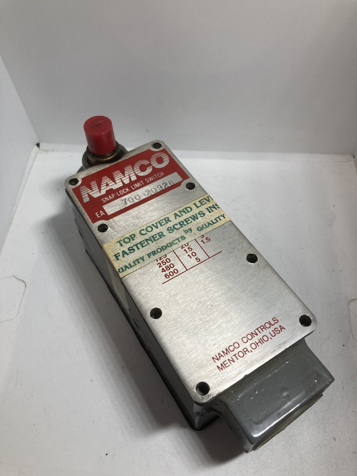 NAMCO 700-20926 LIMIT SWITCH SNAP ACTION 2 POLE 2NO/2NC DPDT NNB