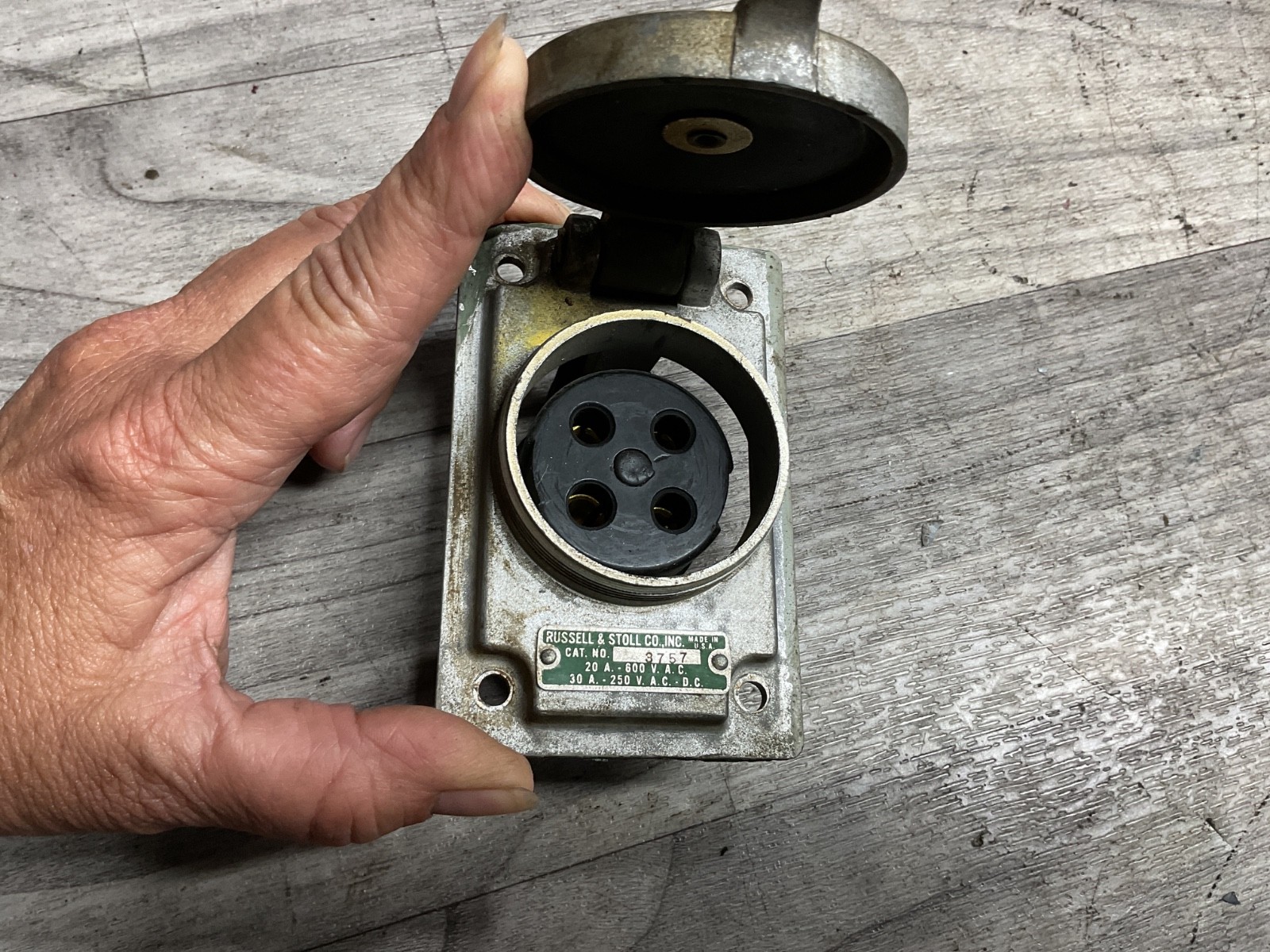 RUSSELL & STOLL SKR8G MULTI PIN RECEPTACLE 30A 250V #326M115