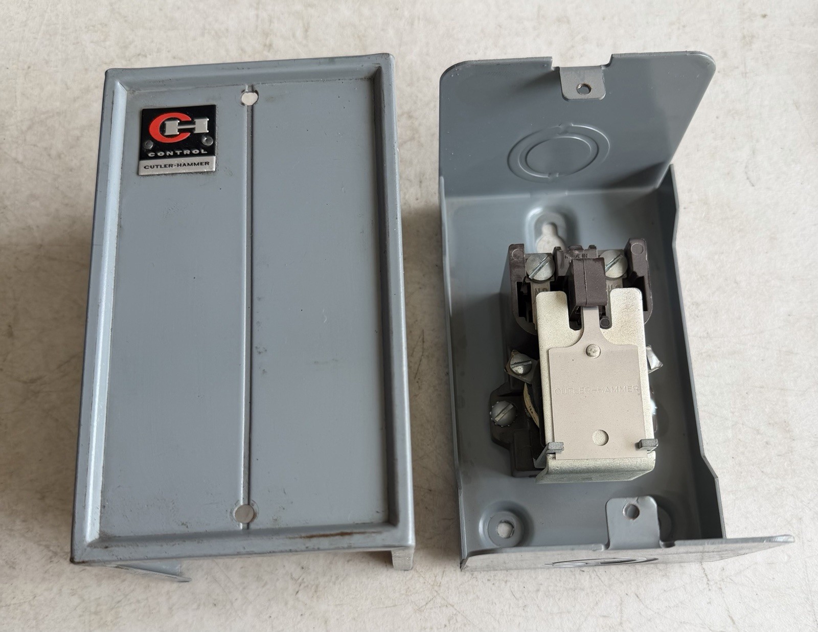 Cutler Hammer 9575H2449A Relay Enclosure With Relay
