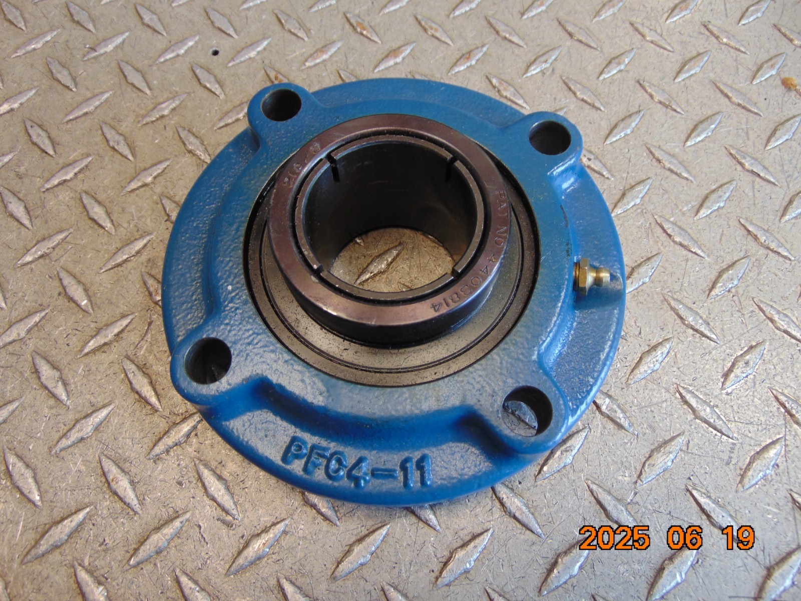 MB MFG PFC4-11 4-BOLT FLANGE BEARING 2″