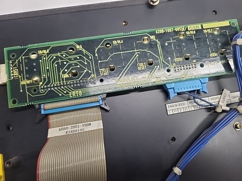 FANUC A05B-2452-C153 SYSTEM R-J3iB OPERATOR PANEL