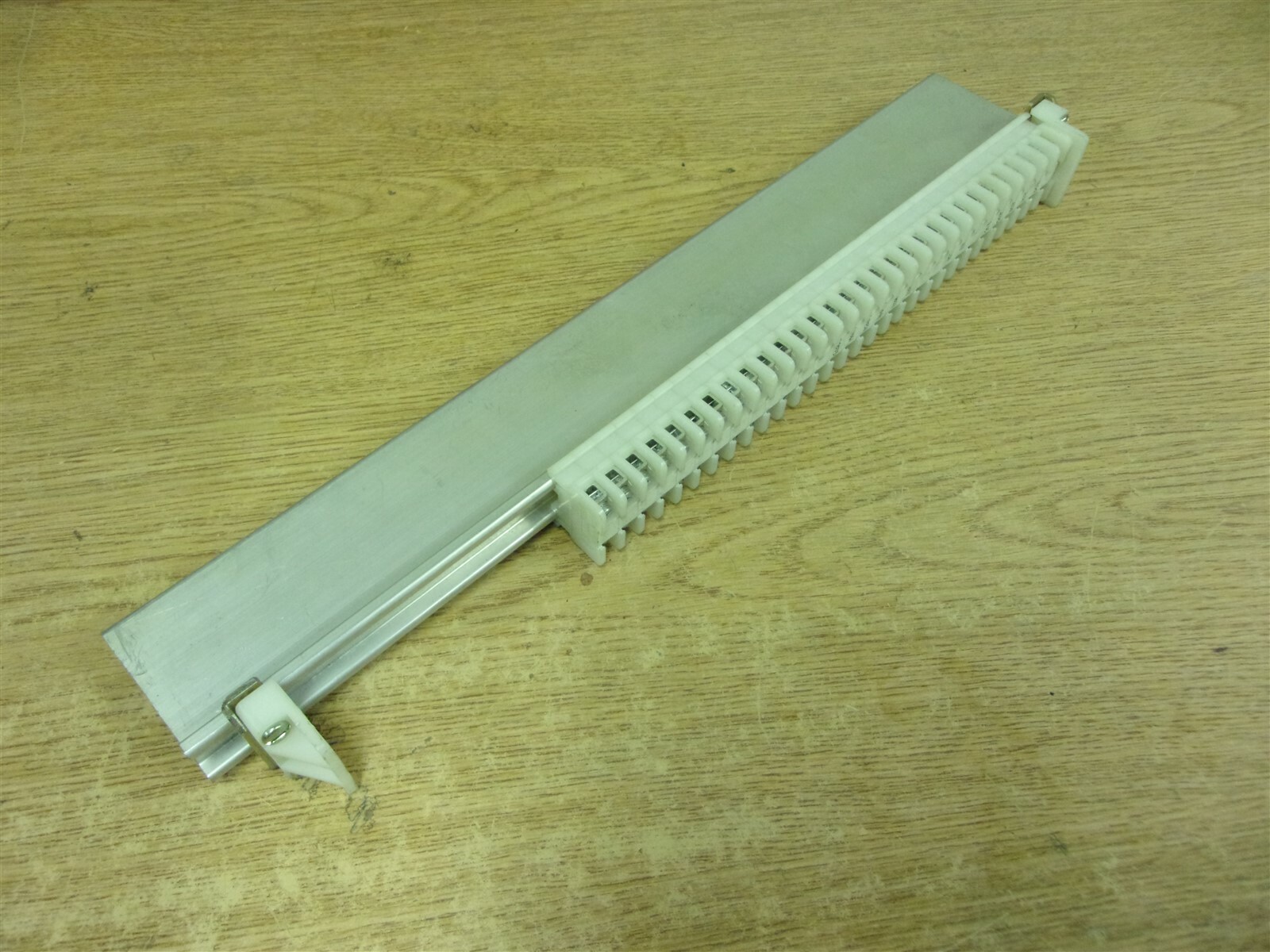 Allen Bradley Bul 1492 Style F (30) w/ (2) Terminal Ends on Rail FREE SHIPPING*