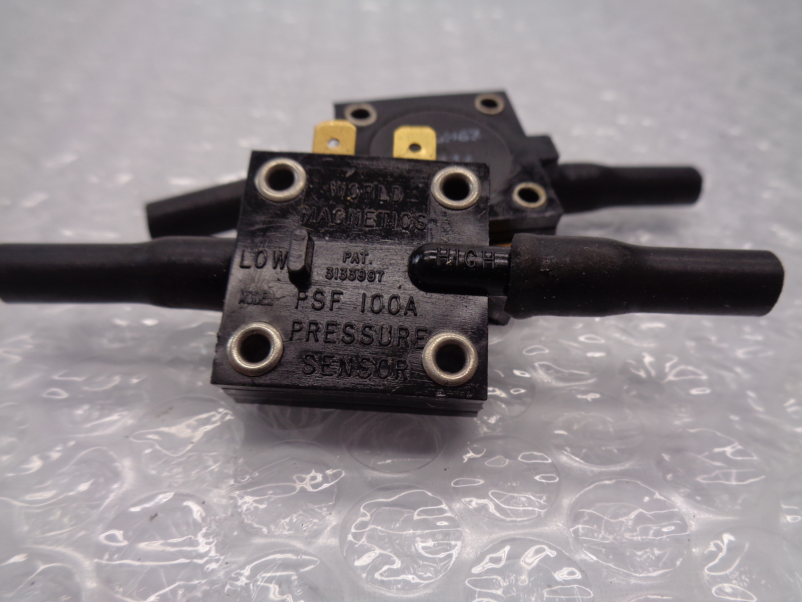WORLD MAGNETIC PSF100A PRESSURE SENSOR LOT OF 2 NSNP