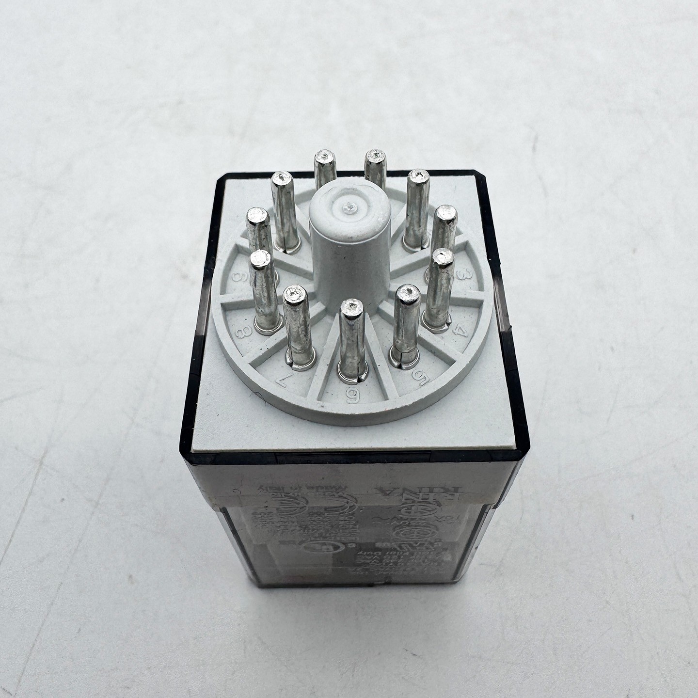 700-HA33Z24-4 GP Tube Base Relay New Original 700HA33Z244