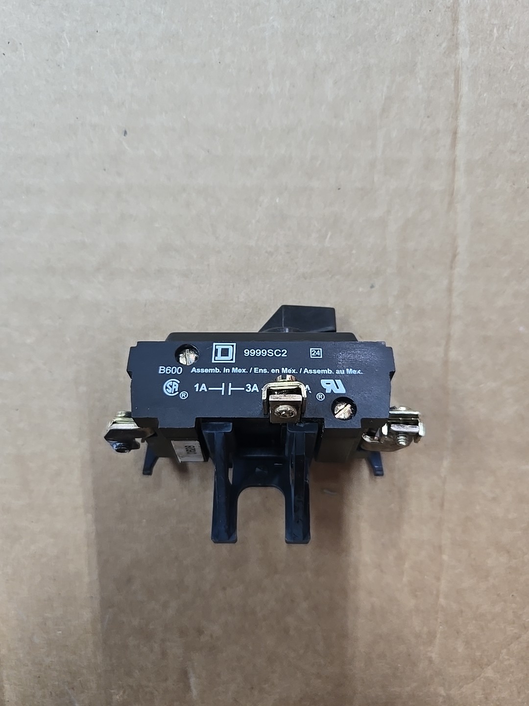 1) SQUARE D 9999SC2 B600 HAND/OFF/AUTO SELECTOR SWITCH FOR MOTOR STARTER KIT