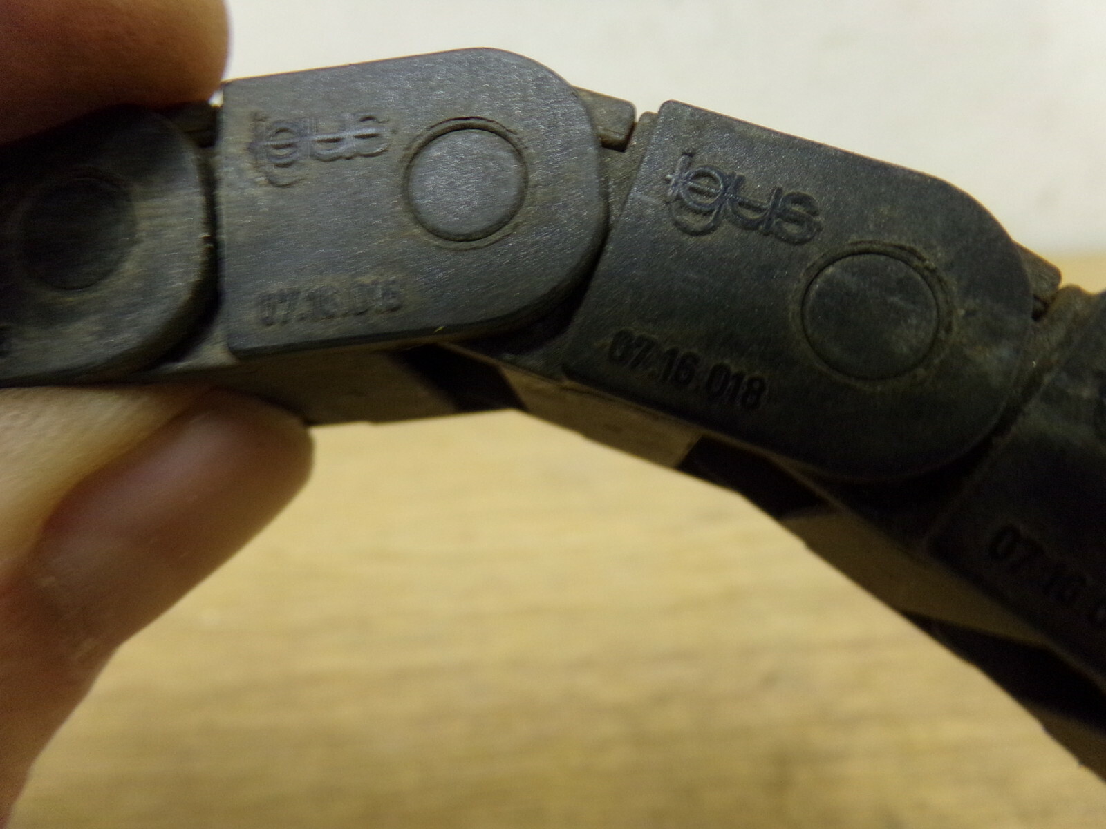 Isus 07.16.016 Plastic Chain approx 26 1/4 Long *FREE SHIPPING*