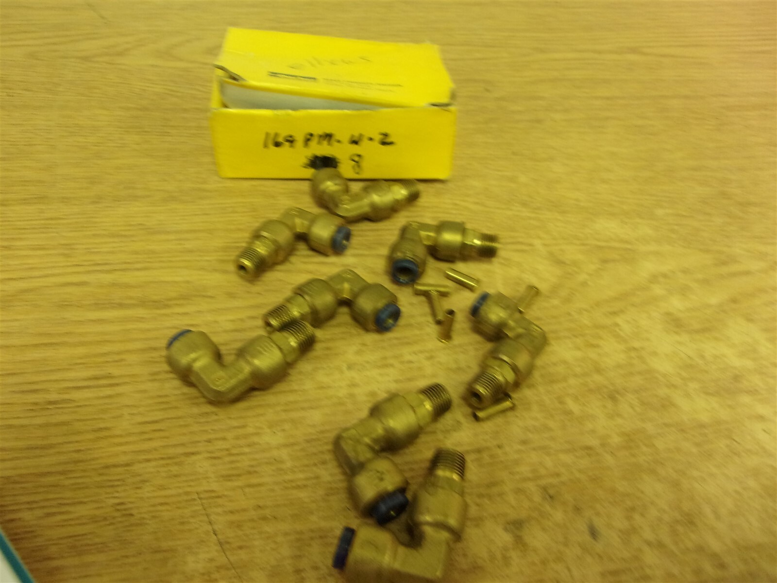 NEW Parker 169P -4-2 90-Degree Fittings, Lot of 8 *FREE SHIPPING*