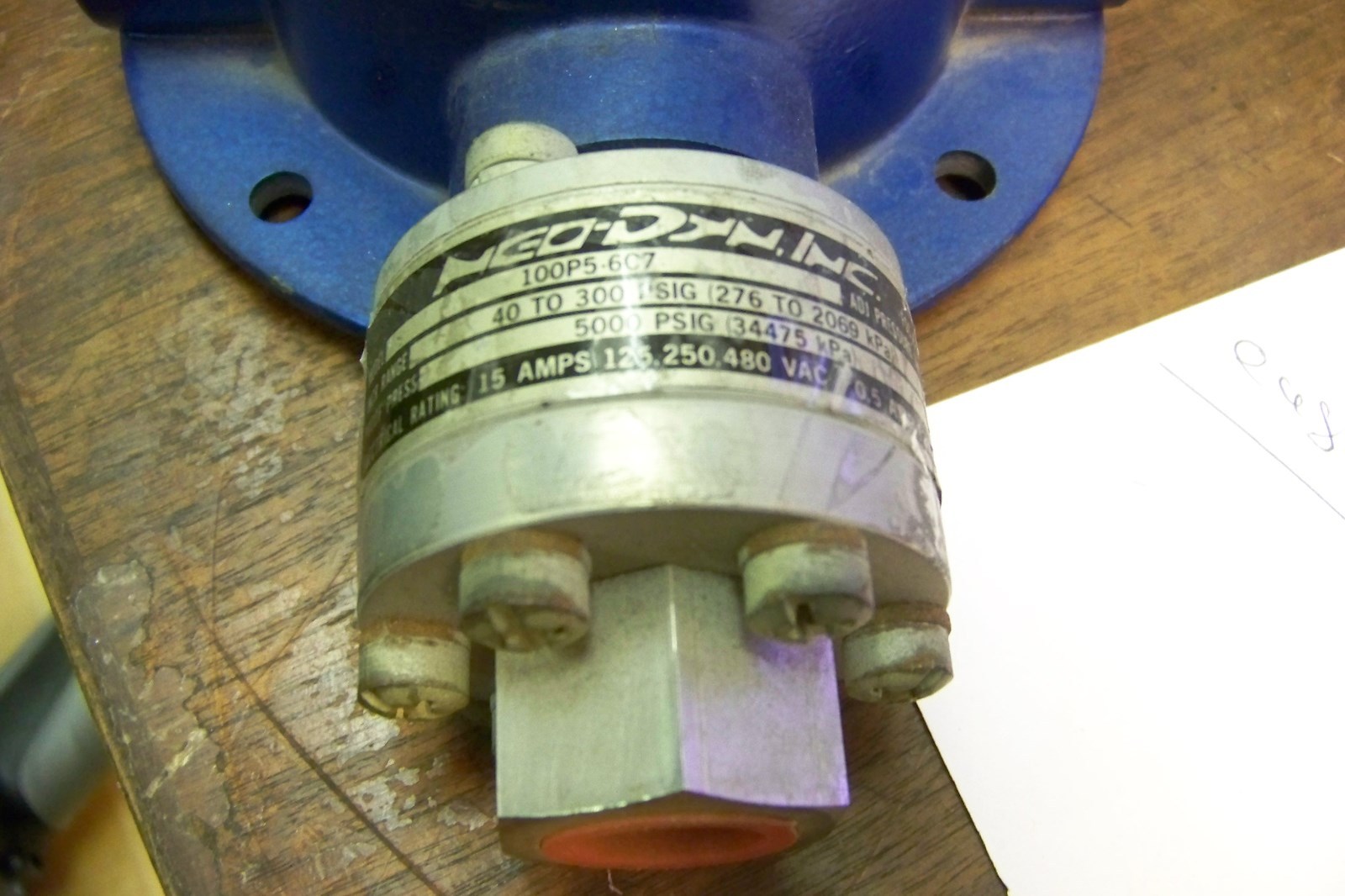 neo-dyn 100p5-607 adjustable pressure switch 40 to 300 psig