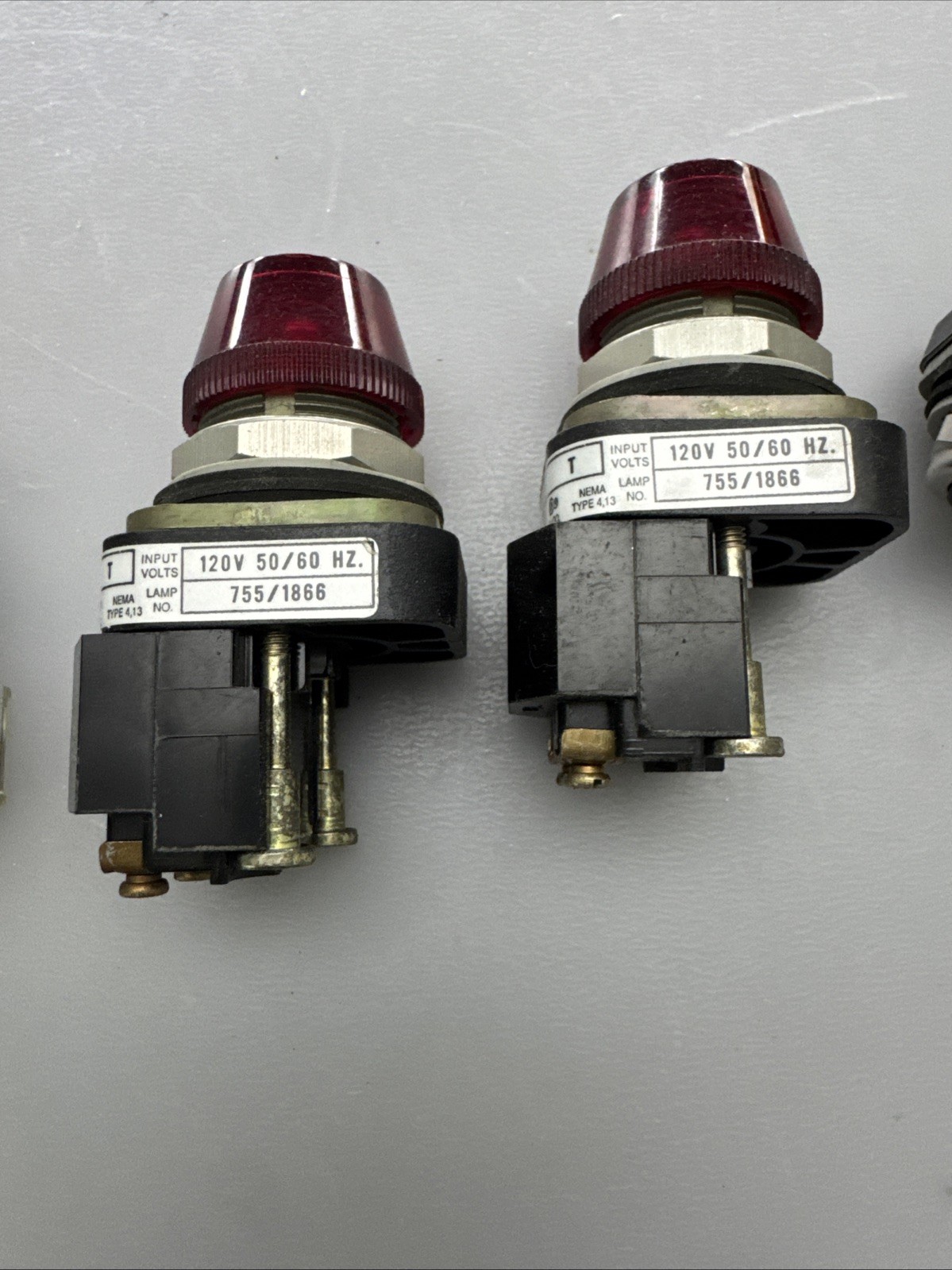 Lot of 5 MIX ALLEN BRADLEY 800T-QB24G PUSHBUTTON ILLUMINATED GREEN READ