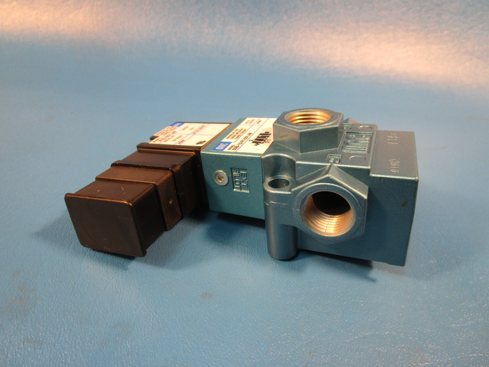 MAC 55B-12-PI-501JM SOLENOID VALVE; 55 SERIES; 3-WAY; INLINE; 3/8 INCH NPTF