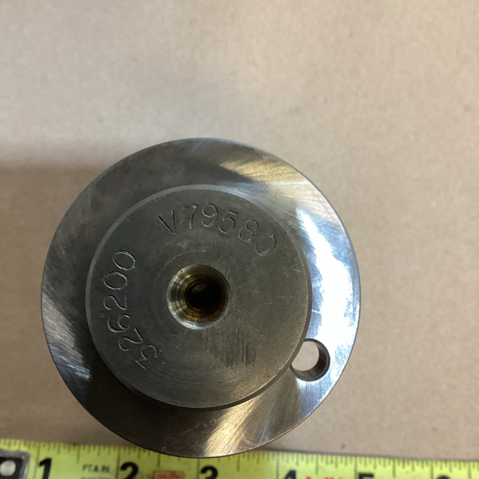 V79580 WINCH WORM GEAR 326200 4 1/2” LENGTH 5/8″ SHAFT 4-3/4″x2-7/8″ GEAR