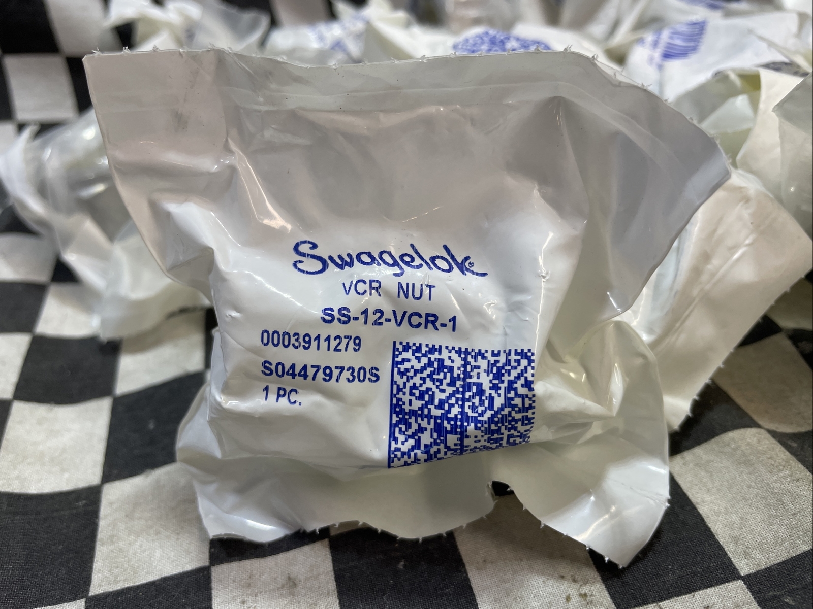 SWAGELOK SS-12-VCR-1, SS12VCR1, Female Nut 3/4″, LOT OF 10, SHIPSAMEDAY#1654W3