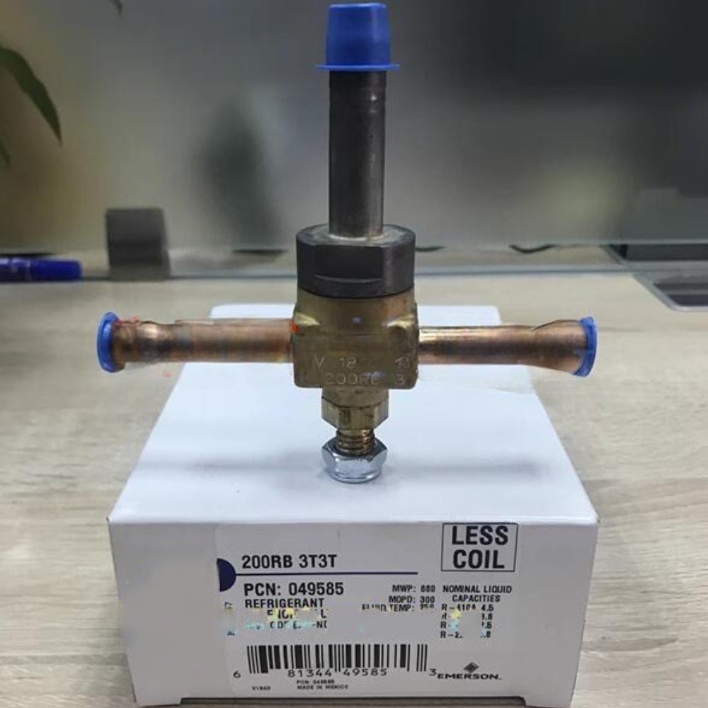 1PCS New for Emerson 200RB 3T3T Solenoid Valve 200RB3T3T Freight Free