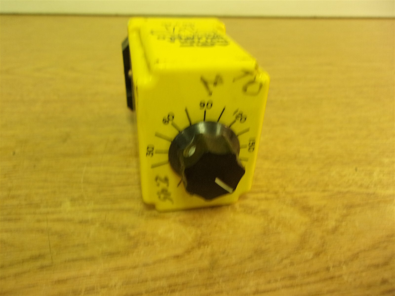 AMF Potter & Brumfield CDB-38-70005 Time Delay relay w/ Socket RB08