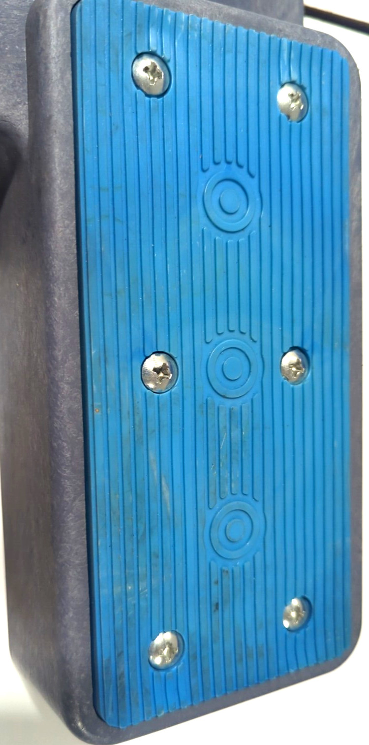 Vestil PTC-8 Plastic Pallet Truck Chock 27-3/16 in. x 15-3/8 in. x 3-1/8 in.