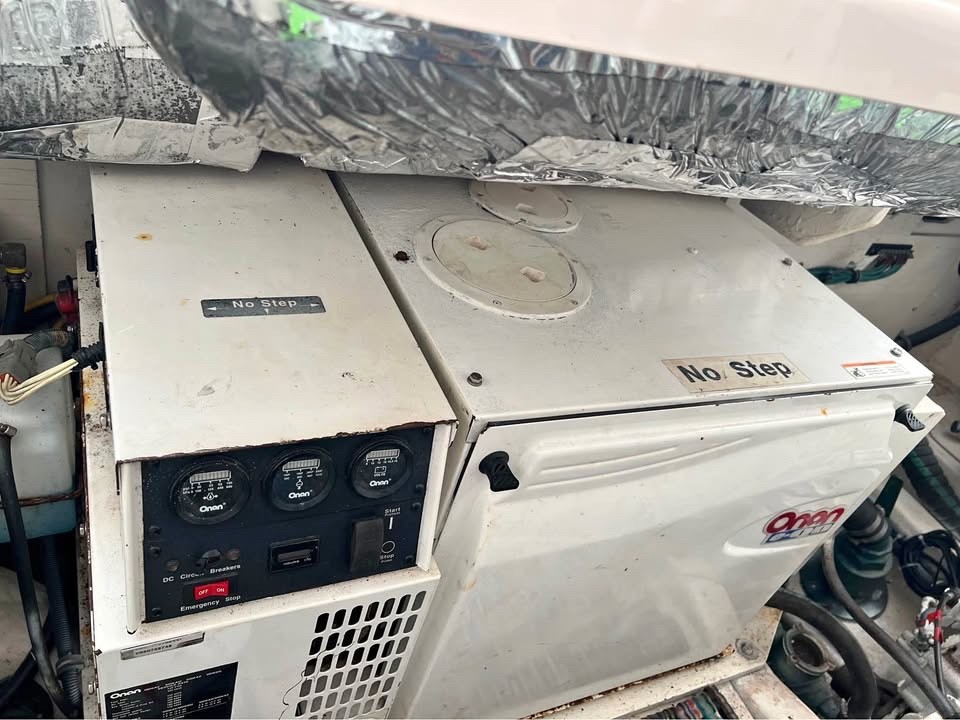 Onan 9mdkbl / 9 kw Marine Diesel Generator 60 Hz 120/240v 90 day warranty