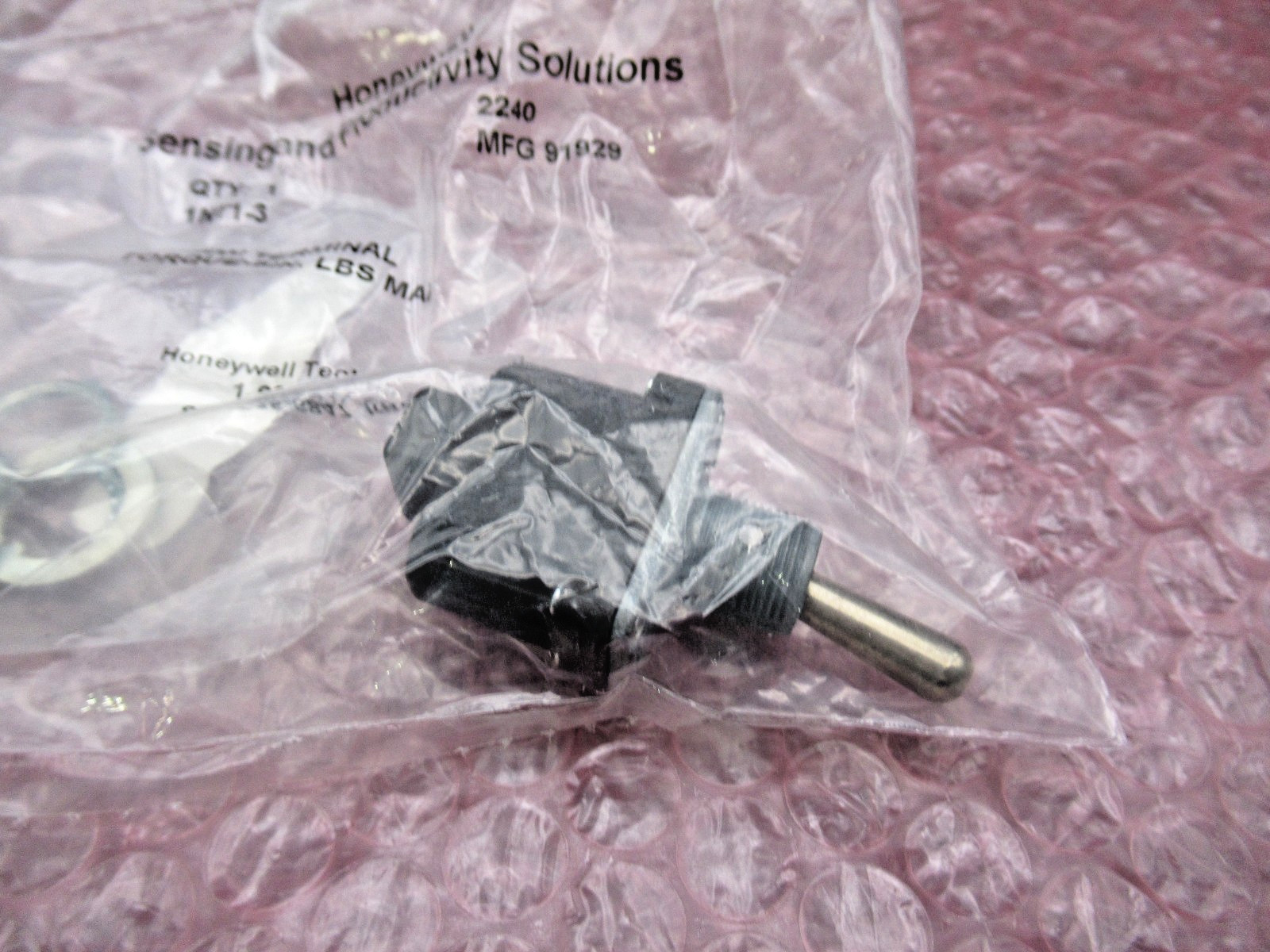 HONEYWELL 1NT1-3 ON-ON 2 Position Toggle Switch 15A 277V *SEALED*