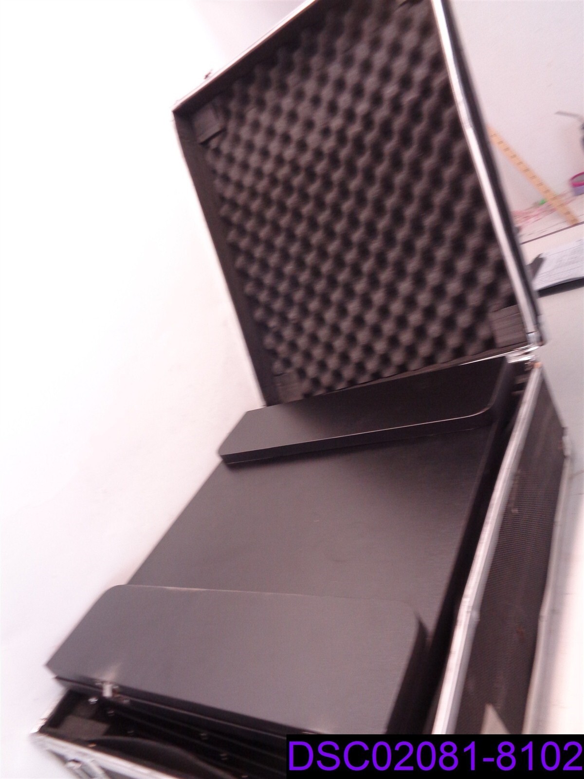 Used Tradeshow Portable Document Display 19″ x 22-1/2″ Case, 39-1/2″ Tall Table