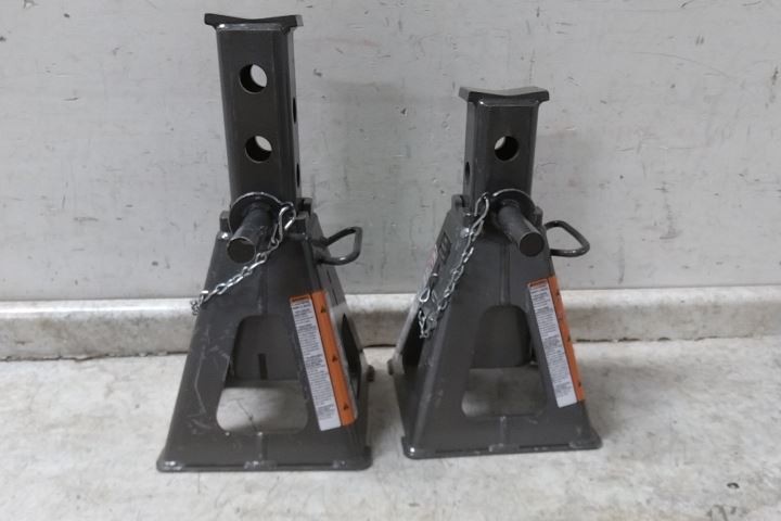 Gray 25TF Stands 2 Pk 25 Ton Load Cap 20 In Max Extended Height Jack Stand
