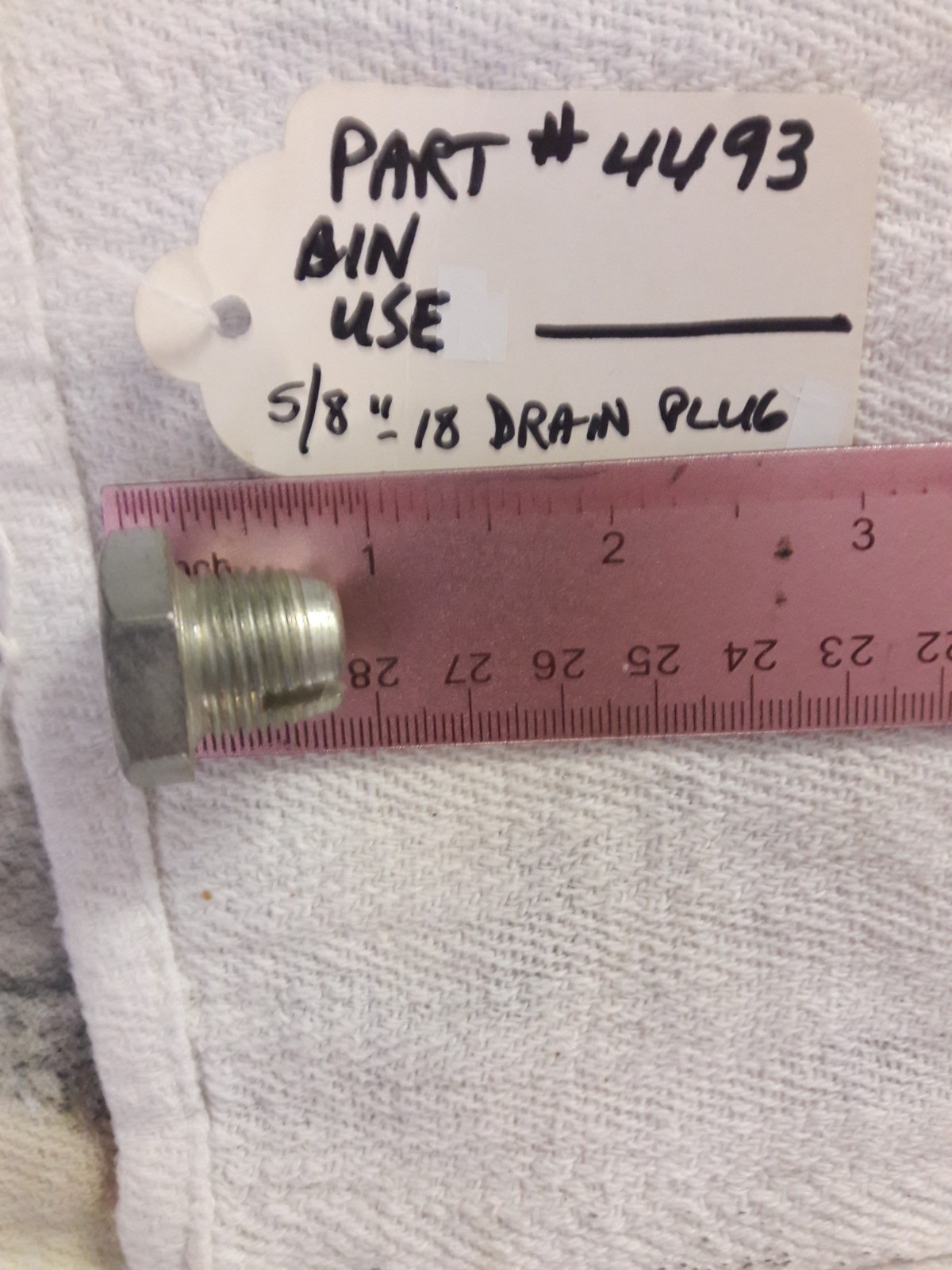Auveco 8285 5/8 inch – Oversized Drain Plug with Gasket – set of 3