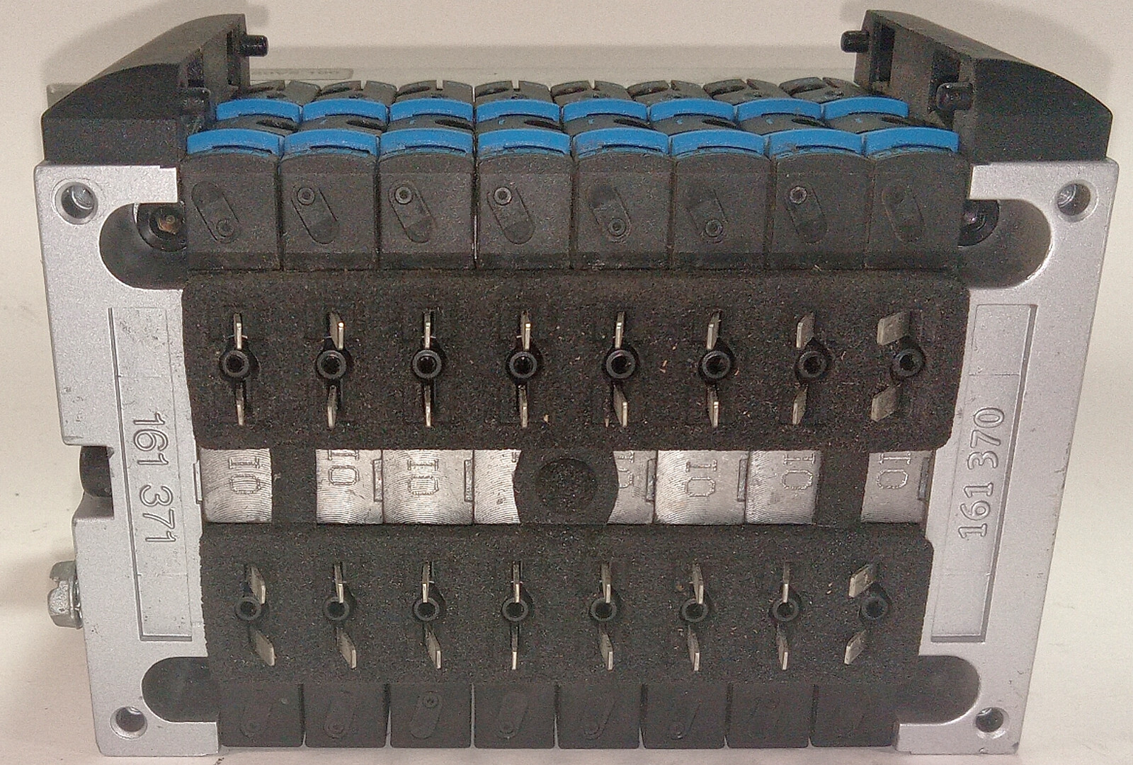 1 USED FESTO CPV10 8 SLOT MANIFOLD & VALVE ASSEMBLY ***MAKE OFFER***
