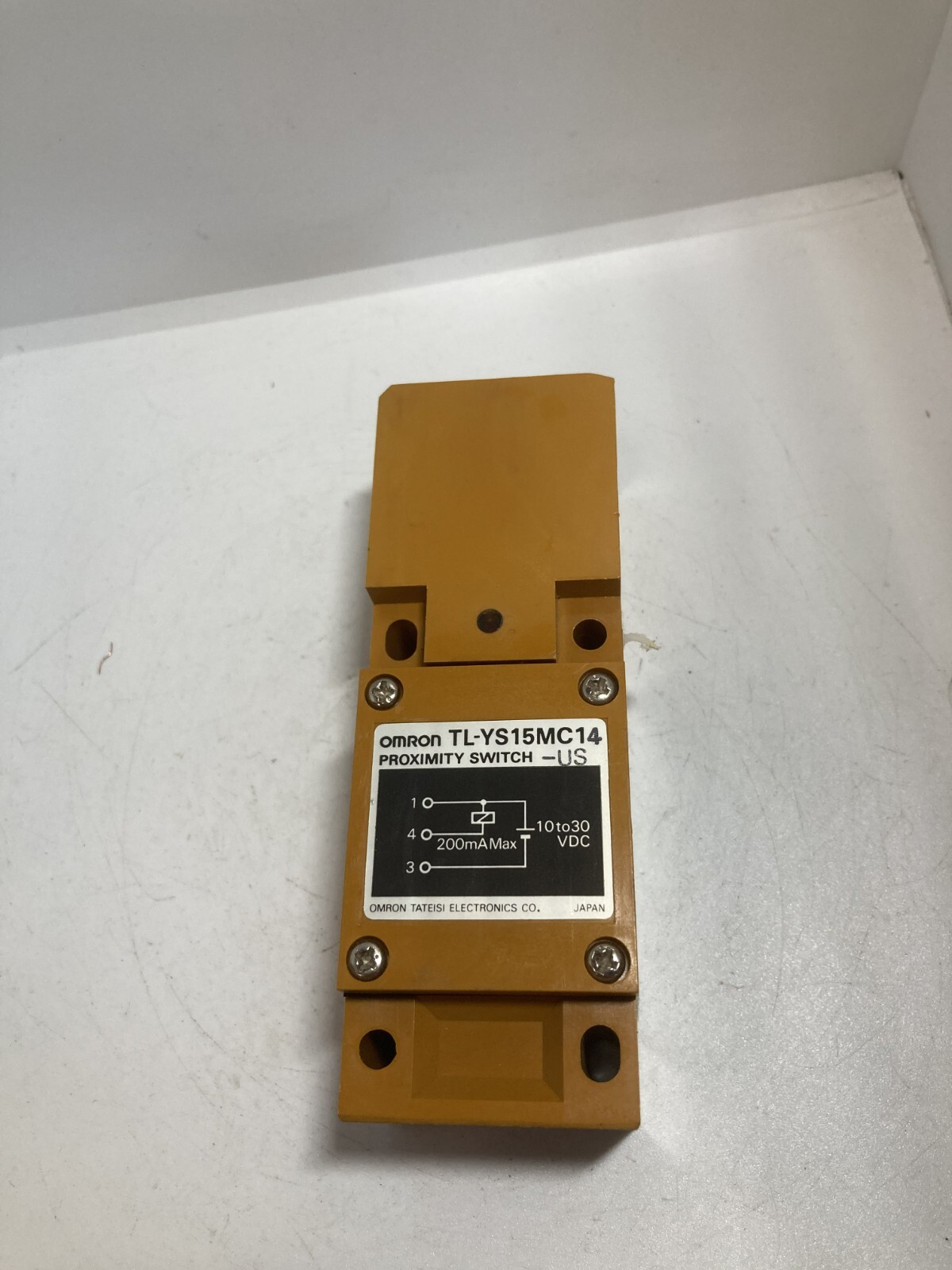 OMRON TL-YS15MC14-US INDUCTIVE PROXIMITY SWITCH 200MA 10-30VDC NNB